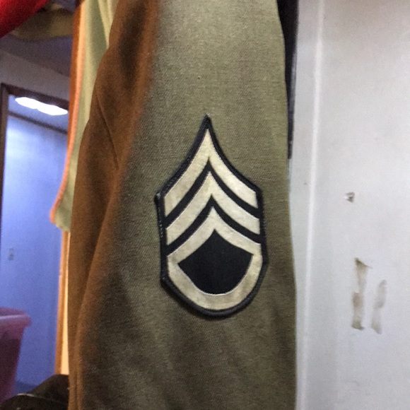 excellent condition. no tears no nothing just been hung up. - Picture 3 of 3